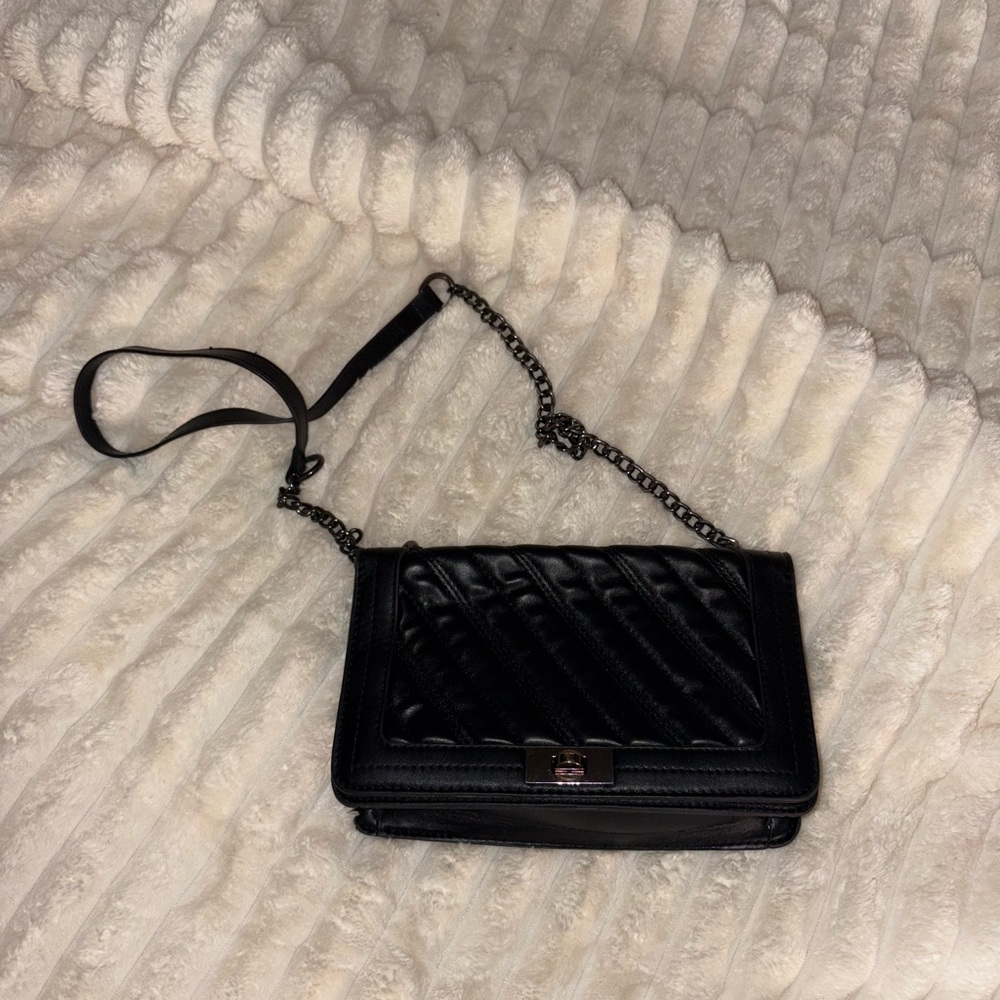 Elegant Black Quilted Shoulder Bag